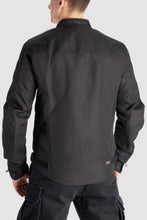Men’s Air Tate jacket black side angle sleek design
